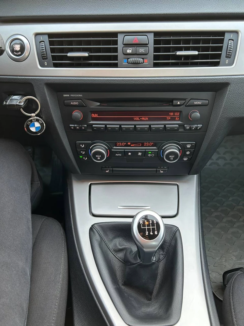 BMW 318, снимка 8 - Автомобили и джипове - 53501591