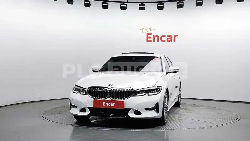 BMW 320 * Head-Up* 360* Distronic* ВКЛЮЧЕН ТЕХНОТЕСТ, снимка 3 - Автомобили и джипове - 54202399