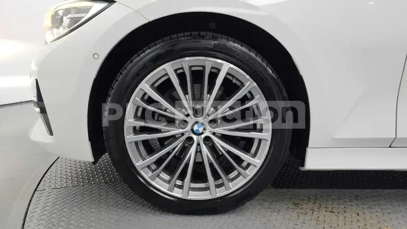 BMW 320 * Head-Up* 360* Distronic* ВКЛЮЧЕН ТЕХНОТЕСТ, снимка 10 - Автомобили и джипове - 54202399