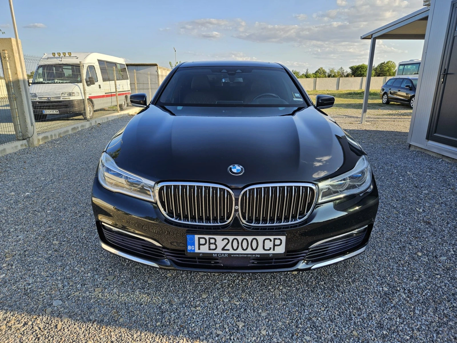 BMW 740  - изображение 2