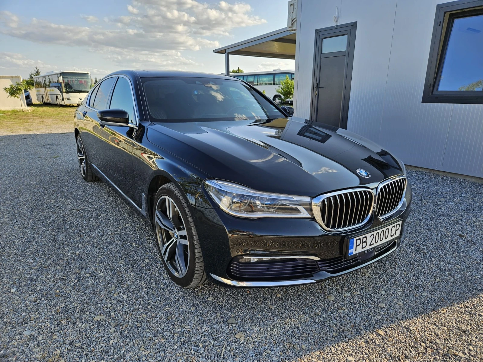 BMW 740  - изображение 3