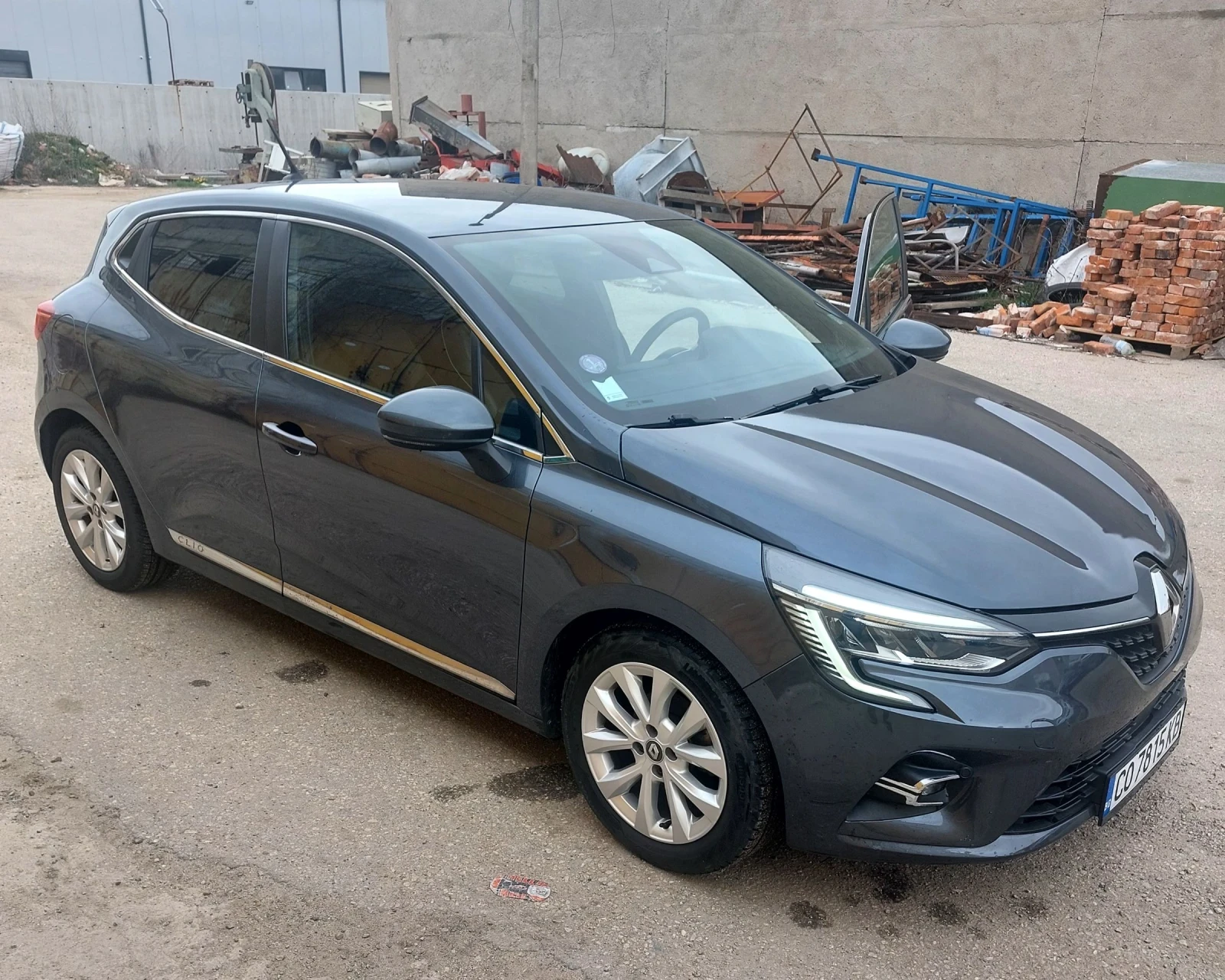 Renault Clio 1.0 LPG , снимка 4 - Автомобили и джипове - 54057887