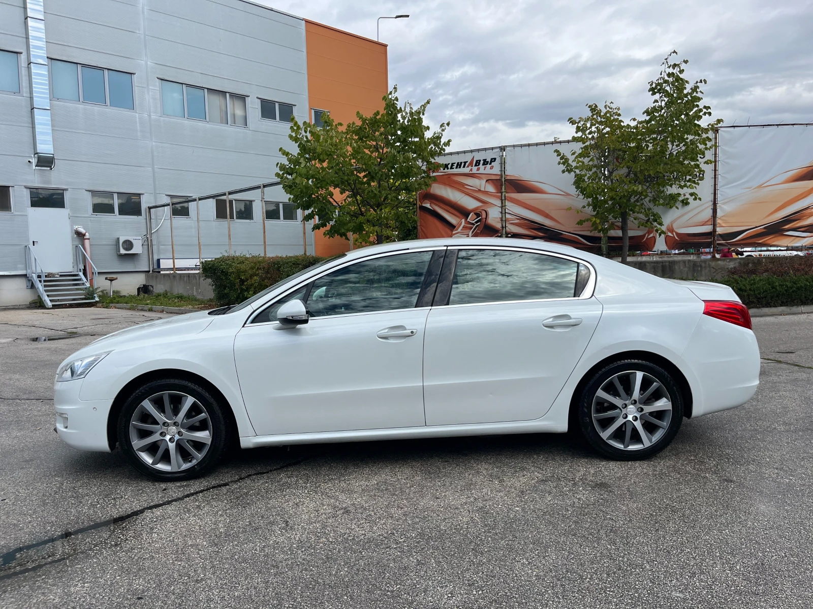 Peugeot 508 2.0HDI Hybrid - изображение 2