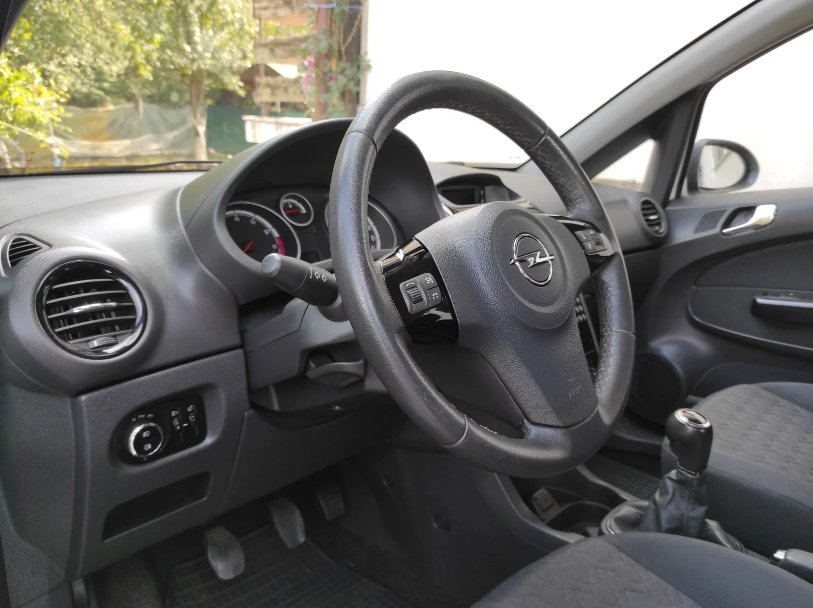 Opel Corsa 1.2 / Euro 5 / LPG - изображение 6