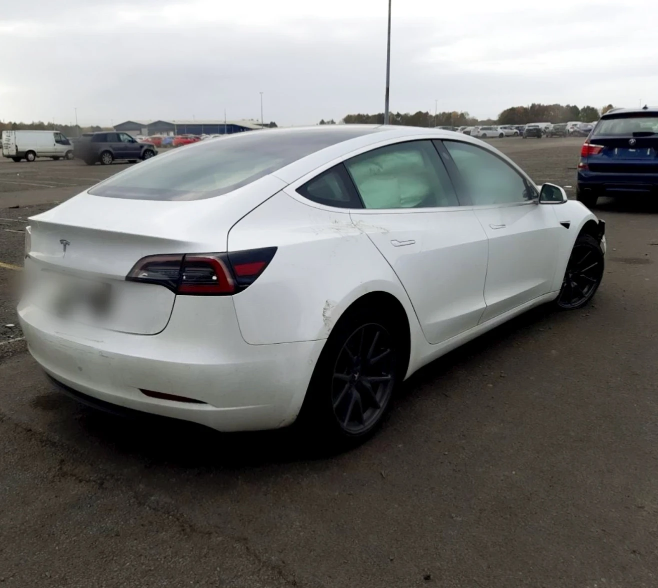 Tesla Model 3 стандарт рейндж 302 | Mobile.bg — изображение 13