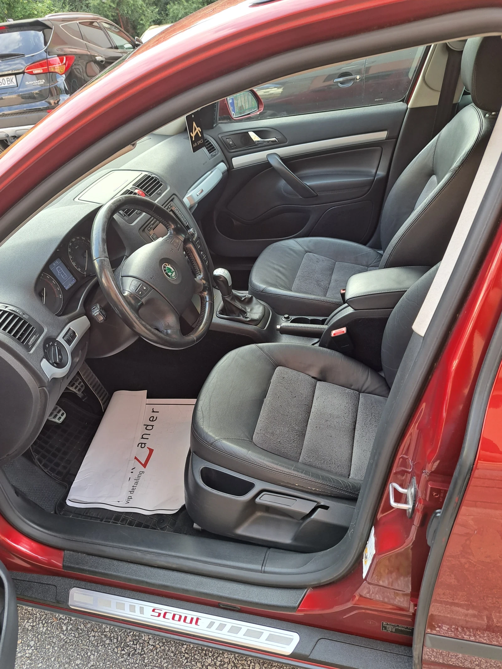 Skoda Octavia Scout - изображение 10