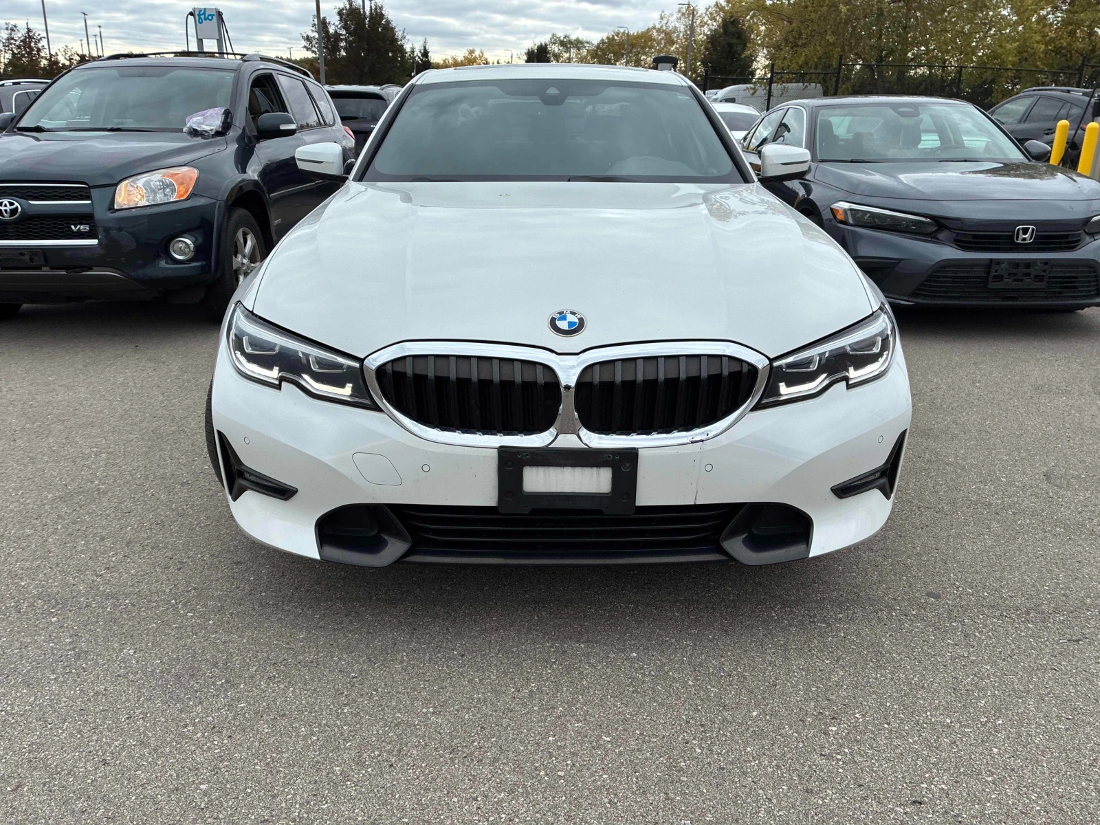 BMW 330 * CARFAX * БЕЗ ПЪРВОНАЧАЛНА ВНОСКА - изображение 2