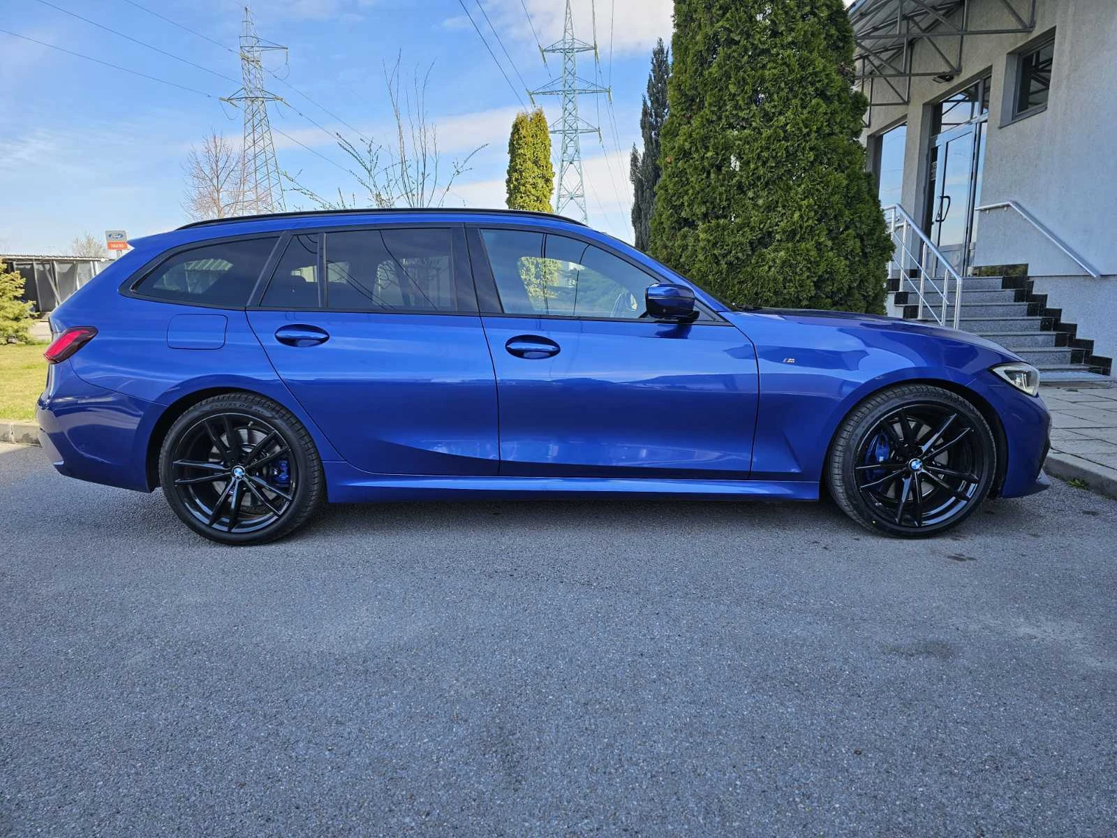 BMW 330 330d / xDrive / M Paket / LASER/PANO/Memory/ - изображение 4