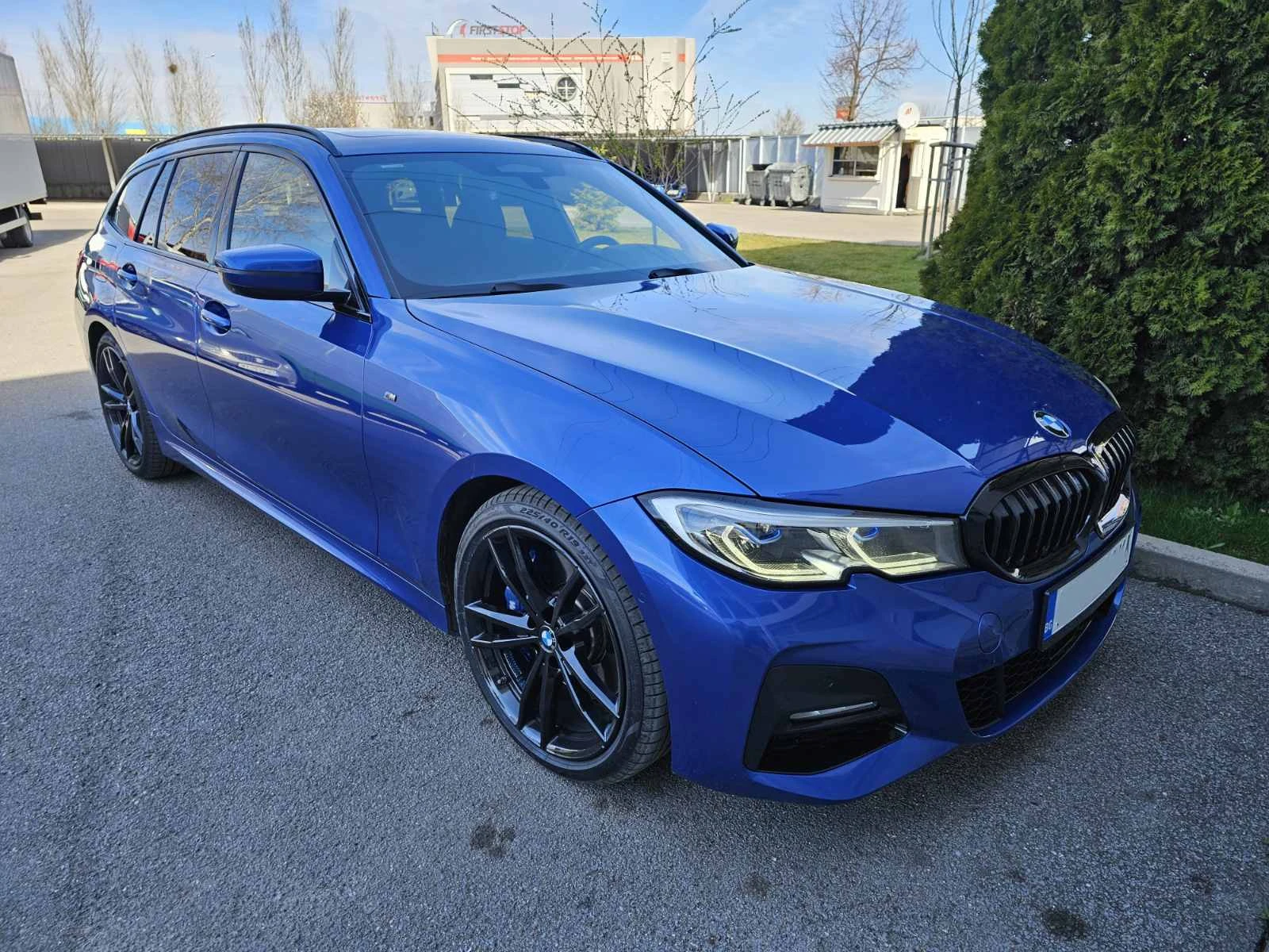 BMW 330 330d / xDrive / M Paket / LASER/PANO/Memory/ - изображение 2