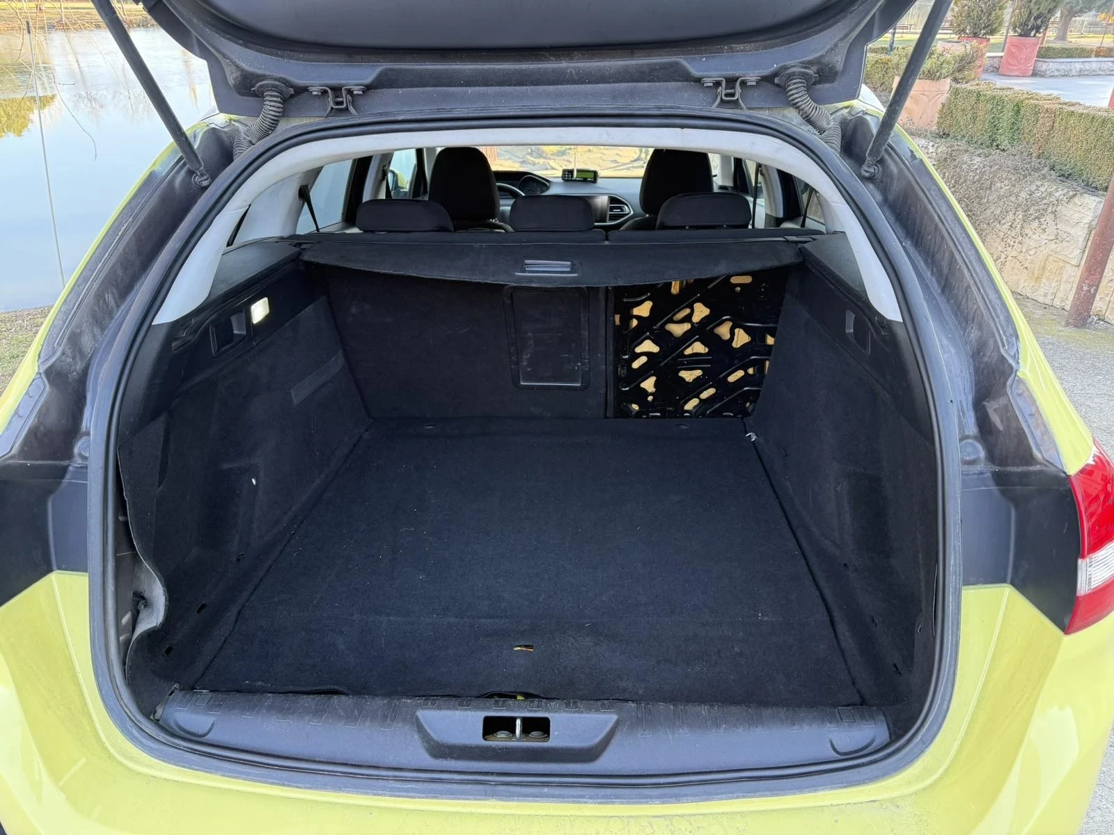 Peugeot 308 1.6 HDI - изображение 8