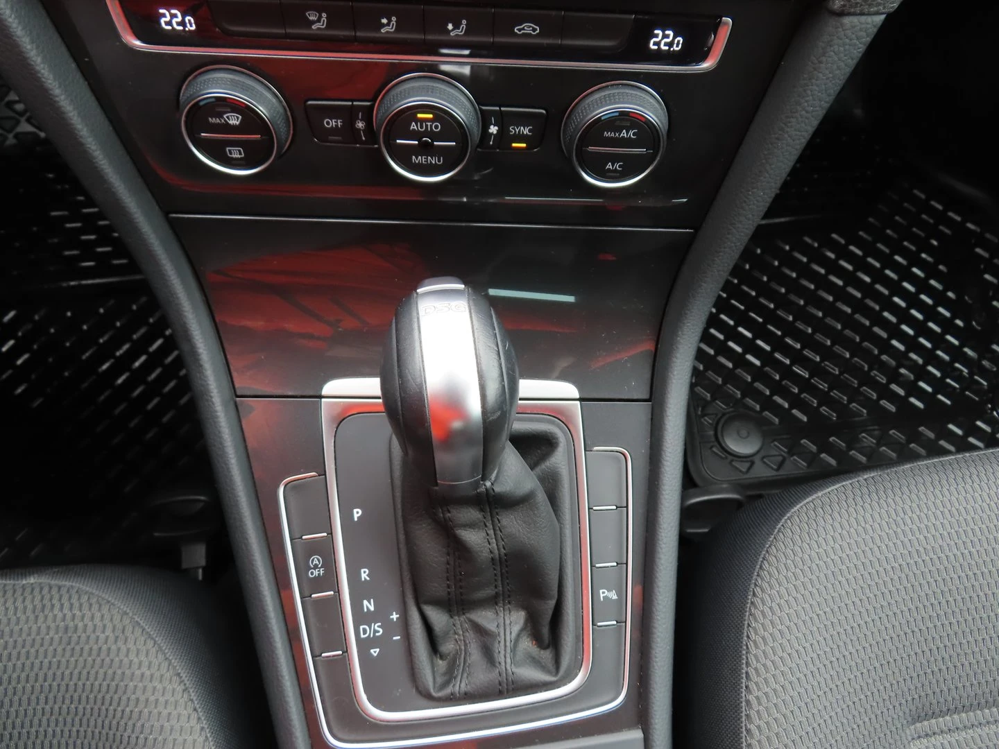 VW Golf Comfortline 1.6TDI BMT - изображение 8