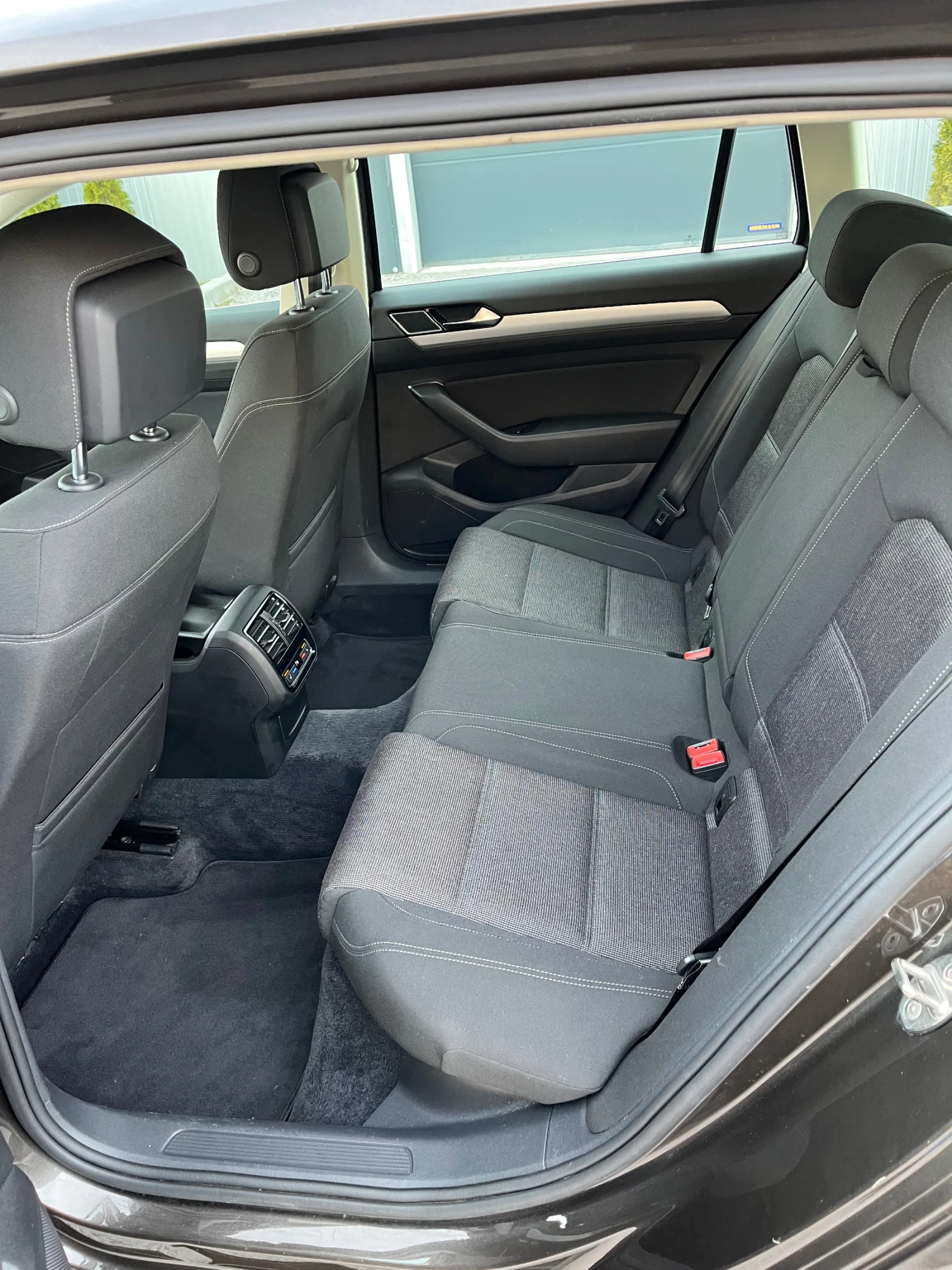 VW Passat 2.0TDI Higline 190PS FULL LED/head up display, снимка 12 - Автомобили и джипове - 53858218