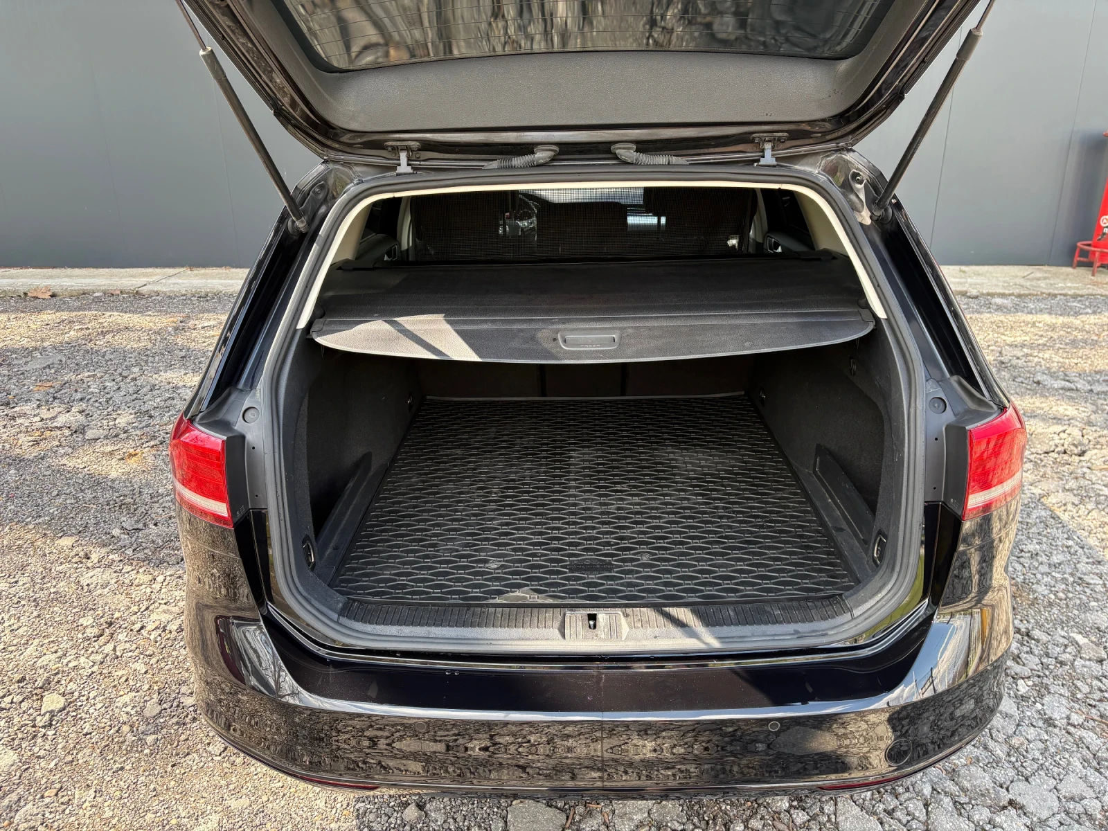 VW Passat 1.6 TDI 120hp, снимка 8 - Автомобили и джипове - 54219960