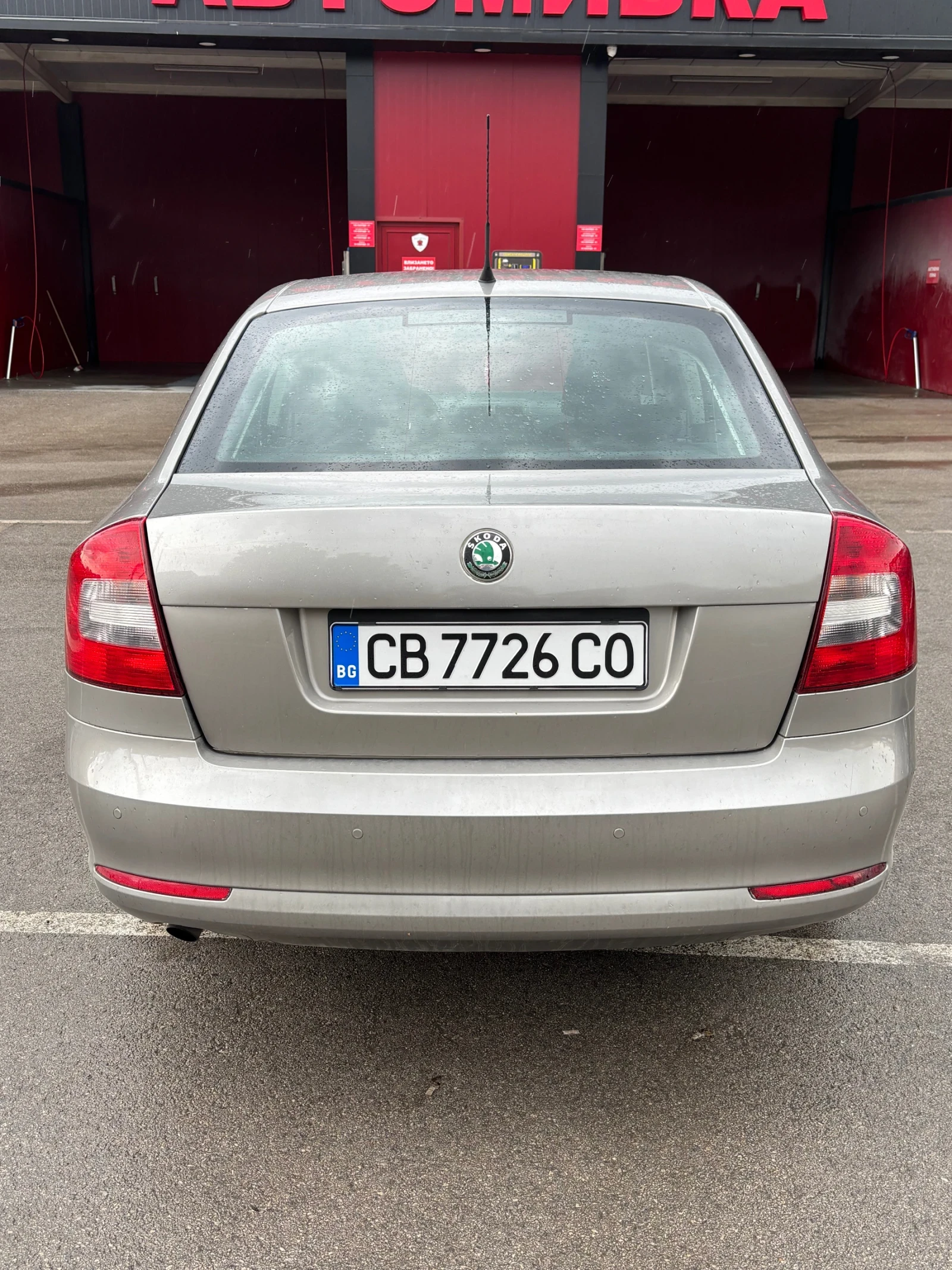 Skoda Octavia 1.6 TDI, снимка 2 - Автомобили и джипове - 54358442