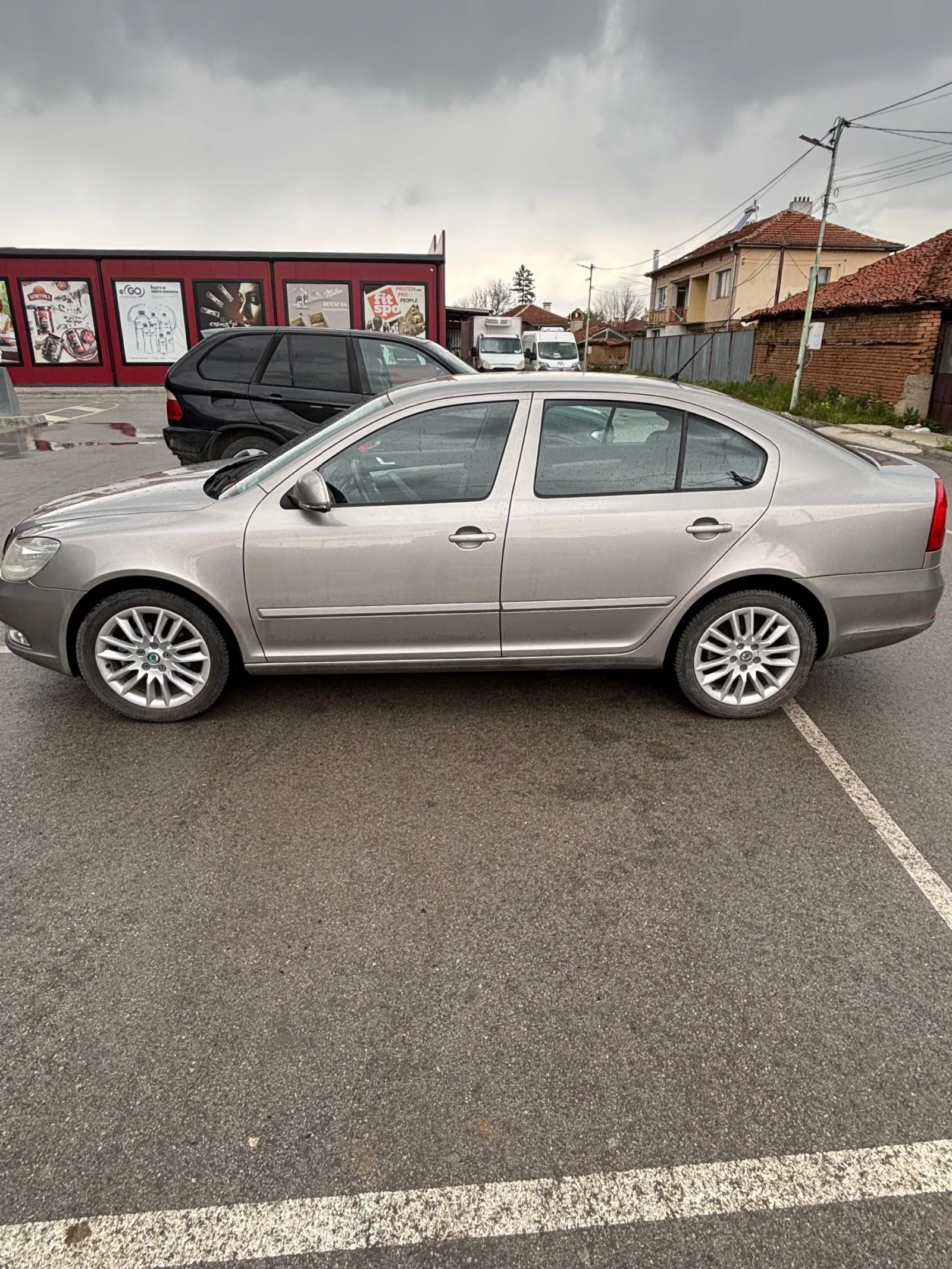Skoda Octavia 1.6 TDI, снимка 3 - Автомобили и джипове - 54358442