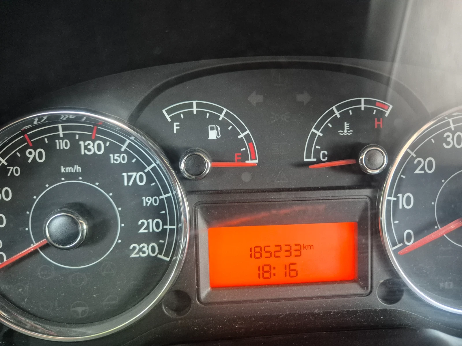 Fiat Punto 1.3 MultiJet, снимка 12 - Автомобили и джипове - 54508245