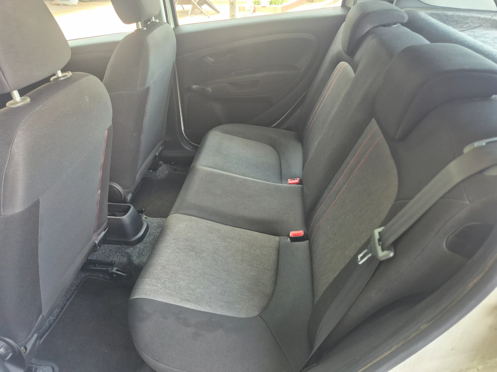 Fiat Punto 1.3 MultiJet, снимка 8 - Автомобили и джипове - 54508245