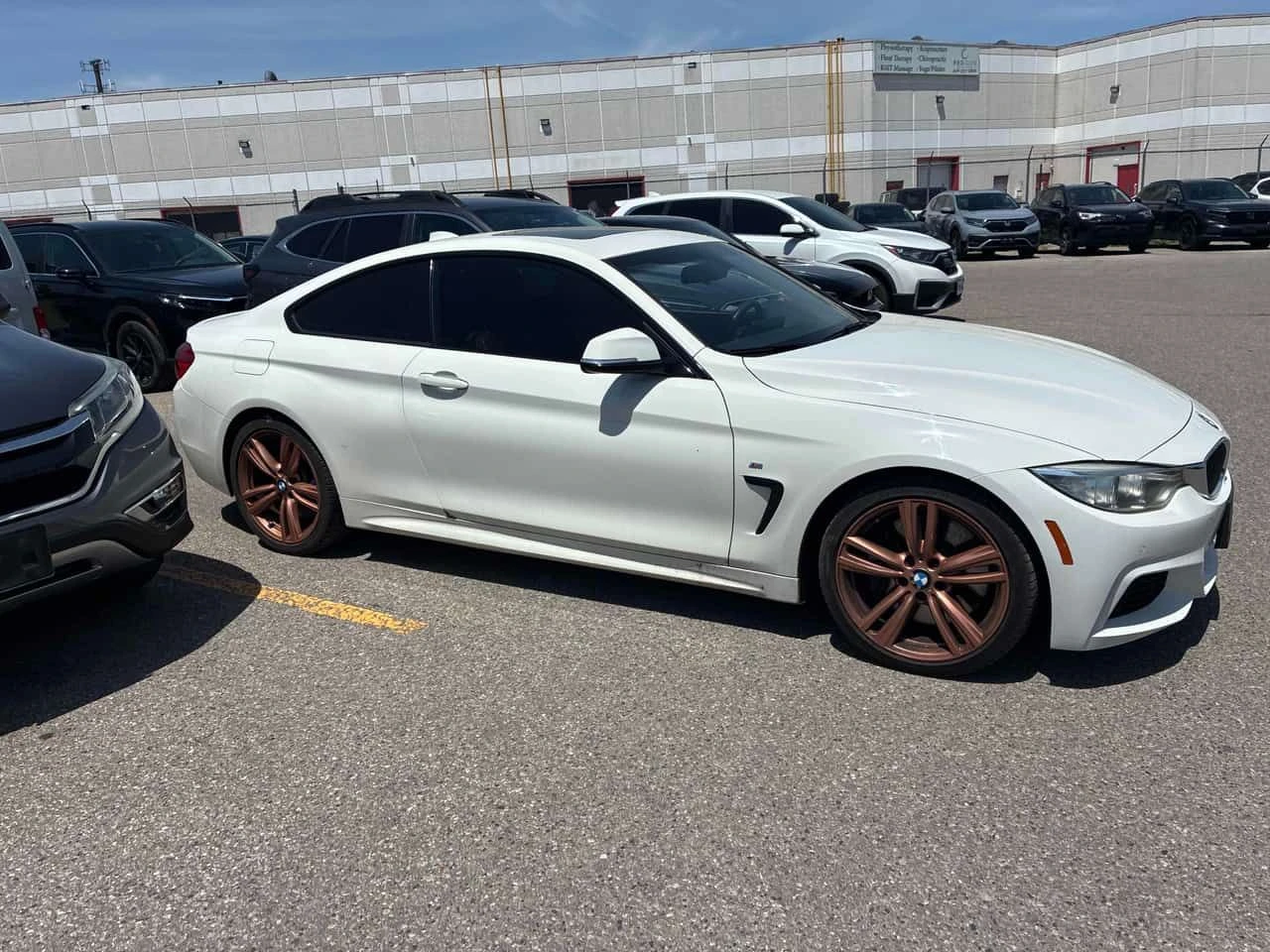 BMW 435 | HARMAN KARDON | HUD | ЧЕРВЕН САЛОН | CARFAX | , снимка 3 - Автомобили и джипове - 54755394