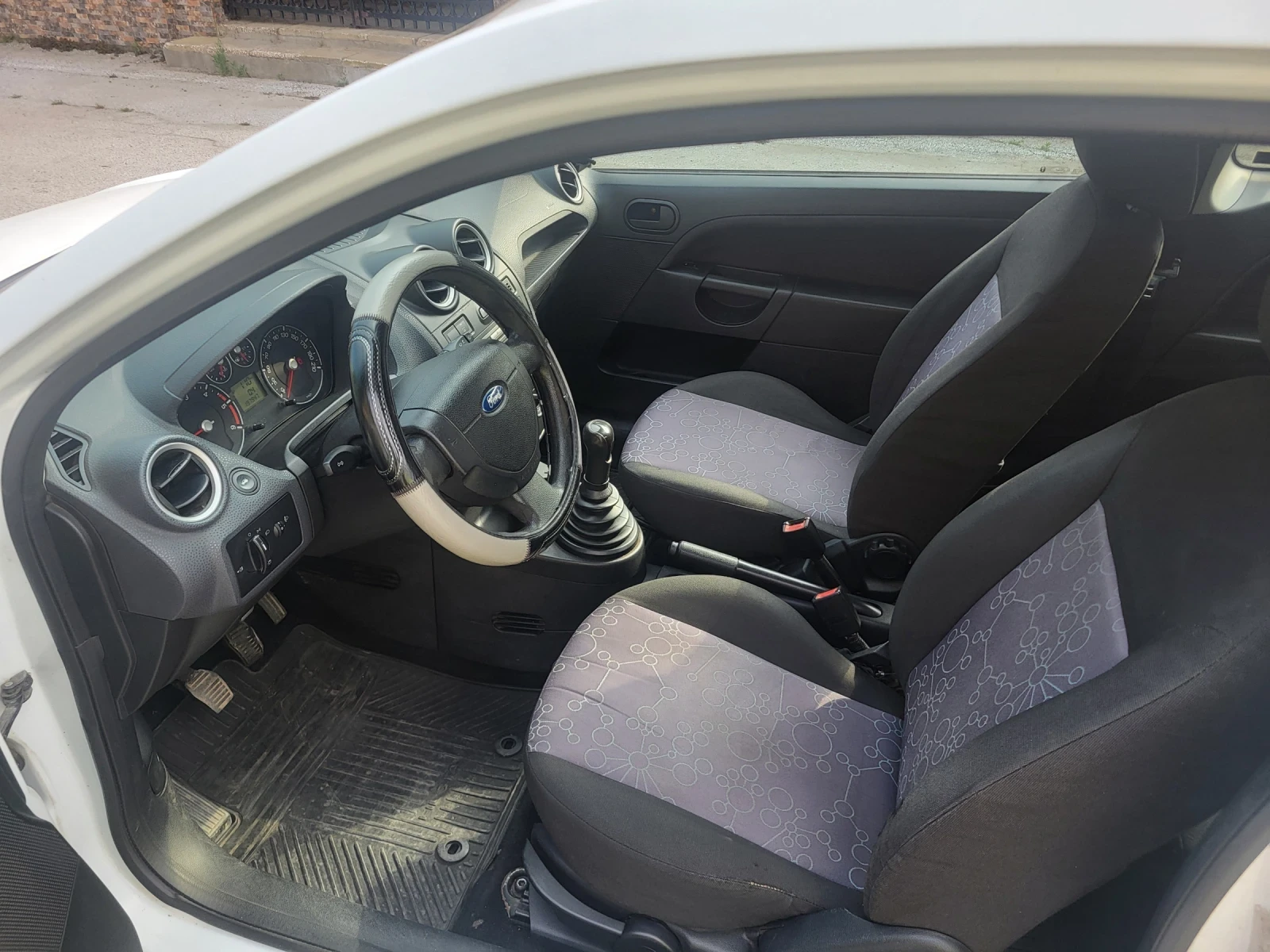 Ford Fiesta 1.4 TDCI 70ps klima, снимка 14 - Автомобили и джипове - 54830717