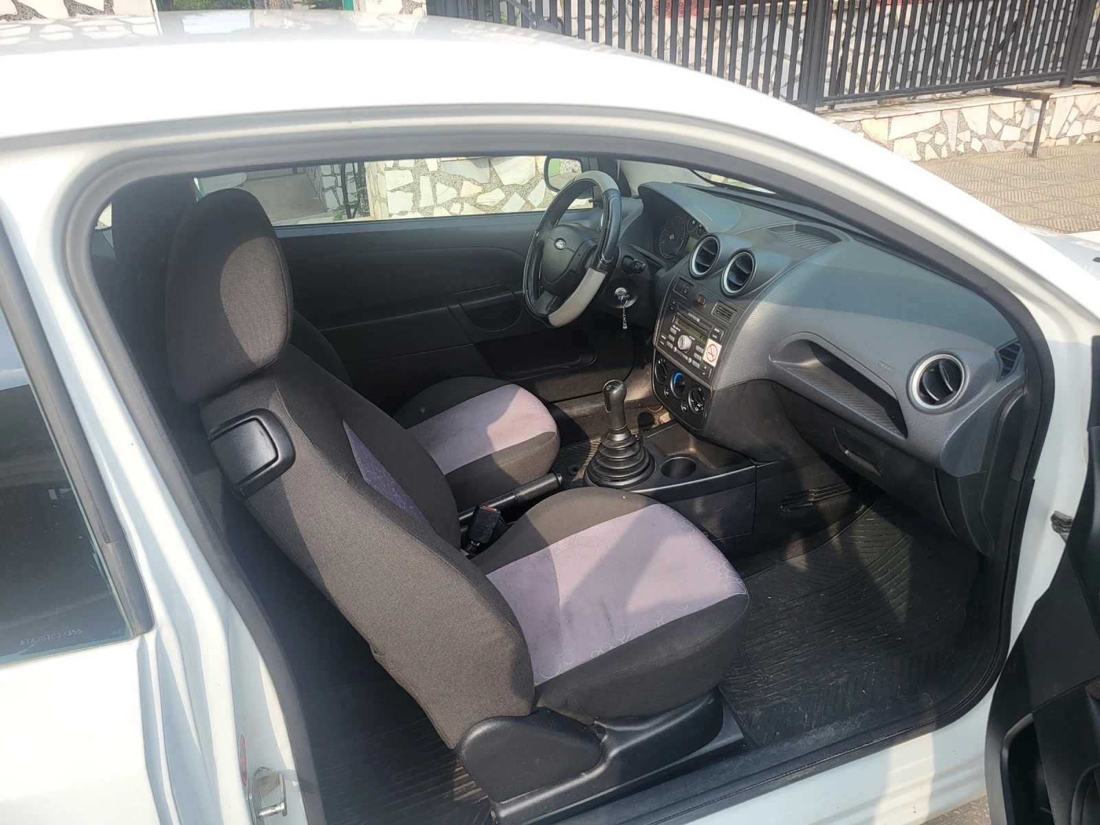 Ford Fiesta 1.4 TDCI 70ps klima, снимка 8 - Автомобили и джипове - 54830717