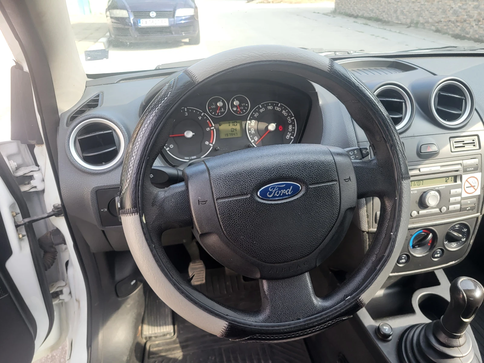 Ford Fiesta 1.4 TDCI 70ps klima, снимка 13 - Автомобили и джипове - 54830717