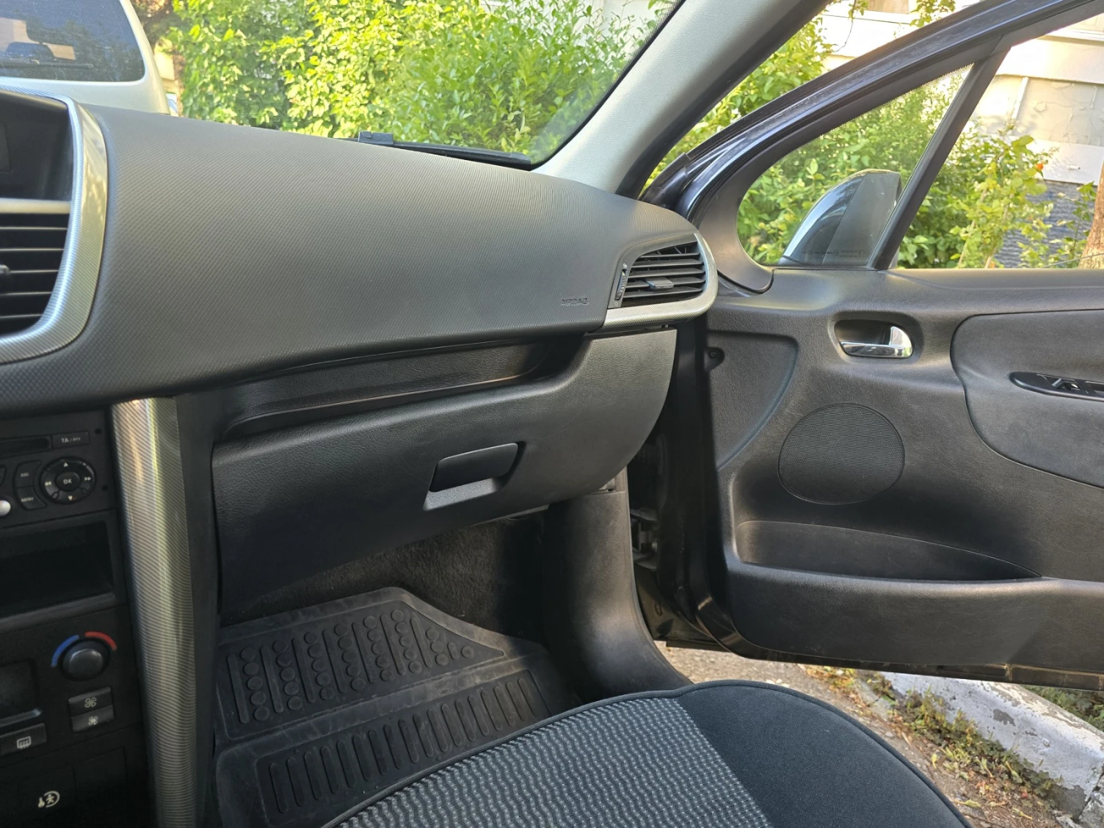 Peugeot 207, снимка 6 - Автомобили и джипове - 55086739
