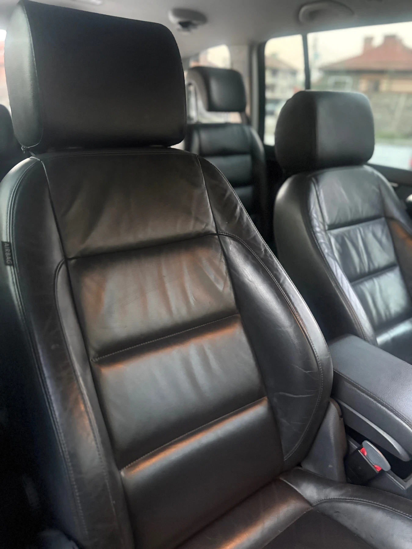 VW Touran, снимка 6 - Автомобили и джипове - 55342451