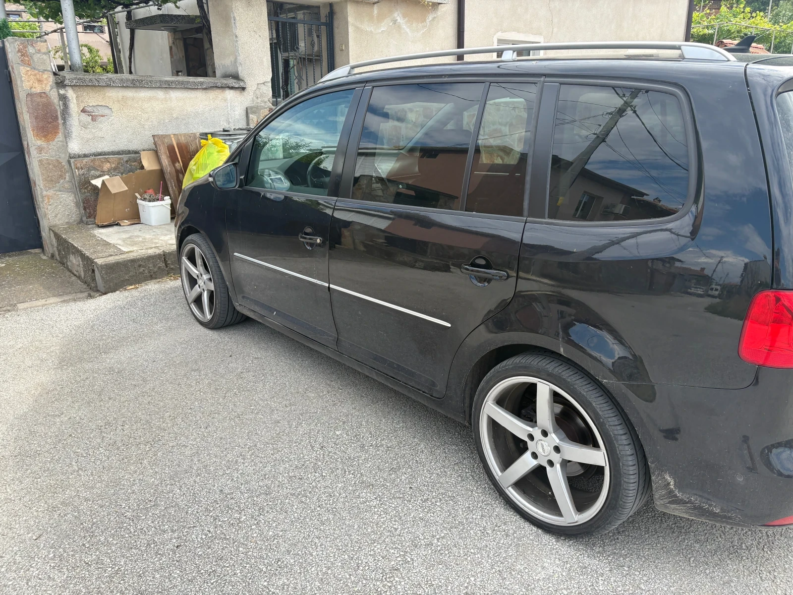 VW Touran, снимка 2 - Автомобили и джипове - 55342451