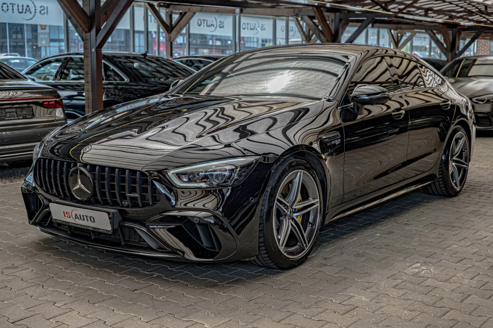 Mercedes-Benz AMG GT 63S 4Matic+ /Burmester/HuD/MBUX/HuD/Обдухване/Каме