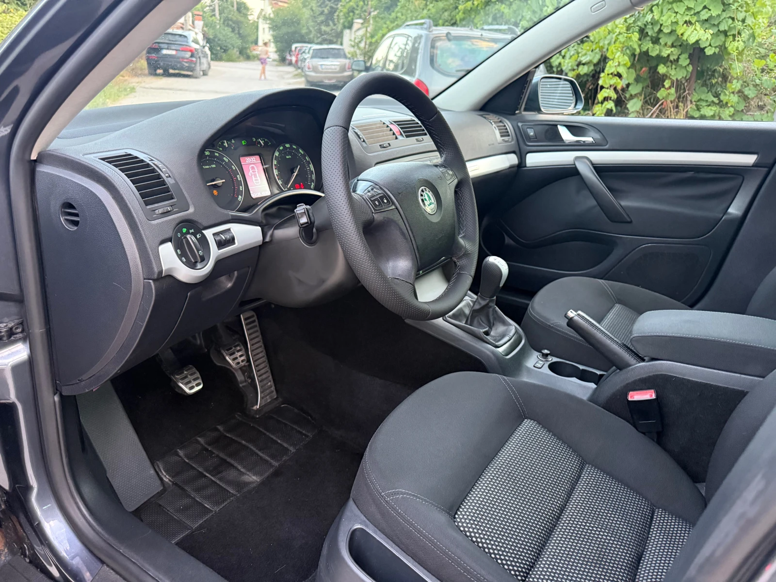 Skoda Octavia * SCOUT* 4x4* СЕРВИЗЕН* НОВИ ГУМИ* , снимка 10 - Автомобили и джипове - 55565007
