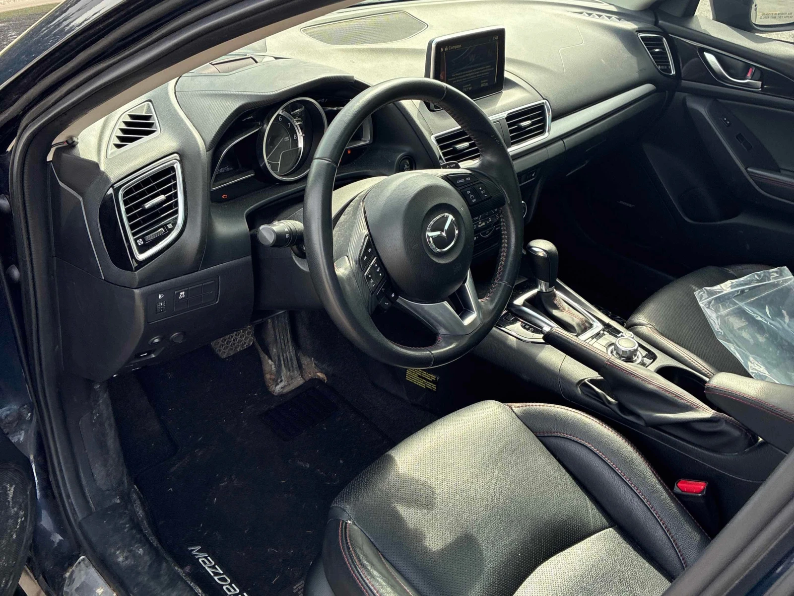 Mazda 3 GT| BOSE| HUD| КОЖА| КЛИП НА МОТОРА| , снимка 5 - Автомобили и джипове - 56002861
