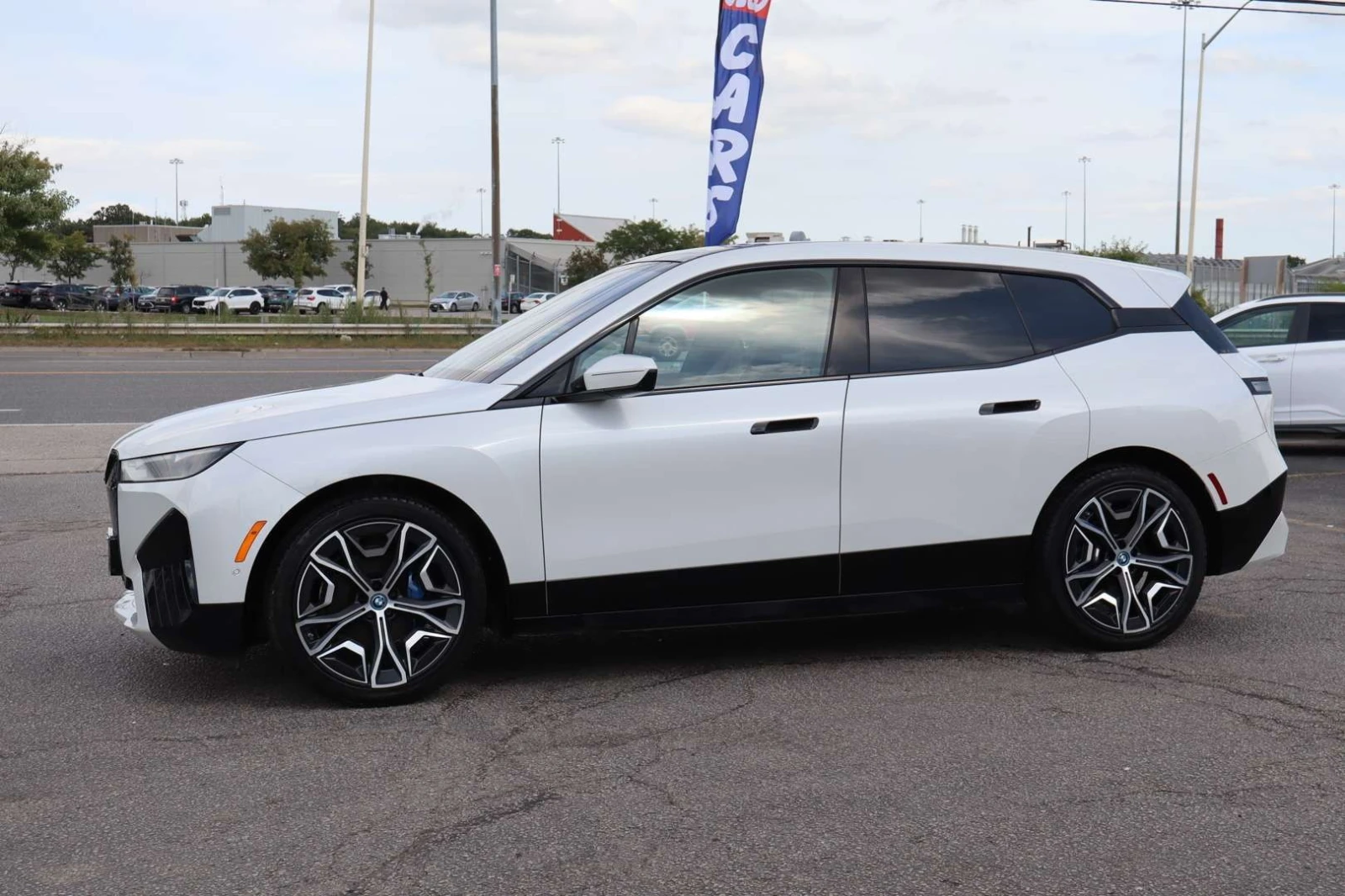 BMW iX * xDrive50 xDrive50 Premium Enhanced No Accident R, снимка 3 - Автомобили и джипове - 56130850