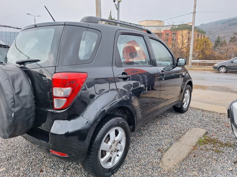 Daihatsu Terios 1.5  КЛИМА .ИТАЛИЯ, снимка 4 - Автомобили и джипове - 48286320