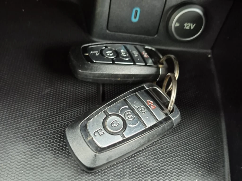 Ford Escape * TITANIUM HYBRID * CARFAX * БЕЗ ПЪРВОНАЧАЛНА ВНОС - изображение 8