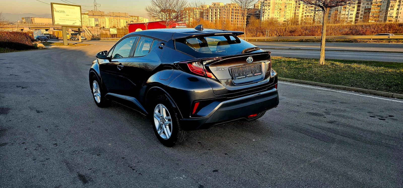 Toyota C-HR 1.8   ������ | Mobile.bg � ����������� 2