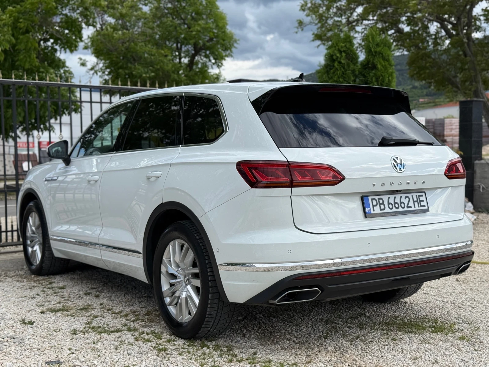 VW Touareg 3.0TDI Virtual/HeadUP/NightVision, снимка 17 - Автомобили и джипове - 54633112