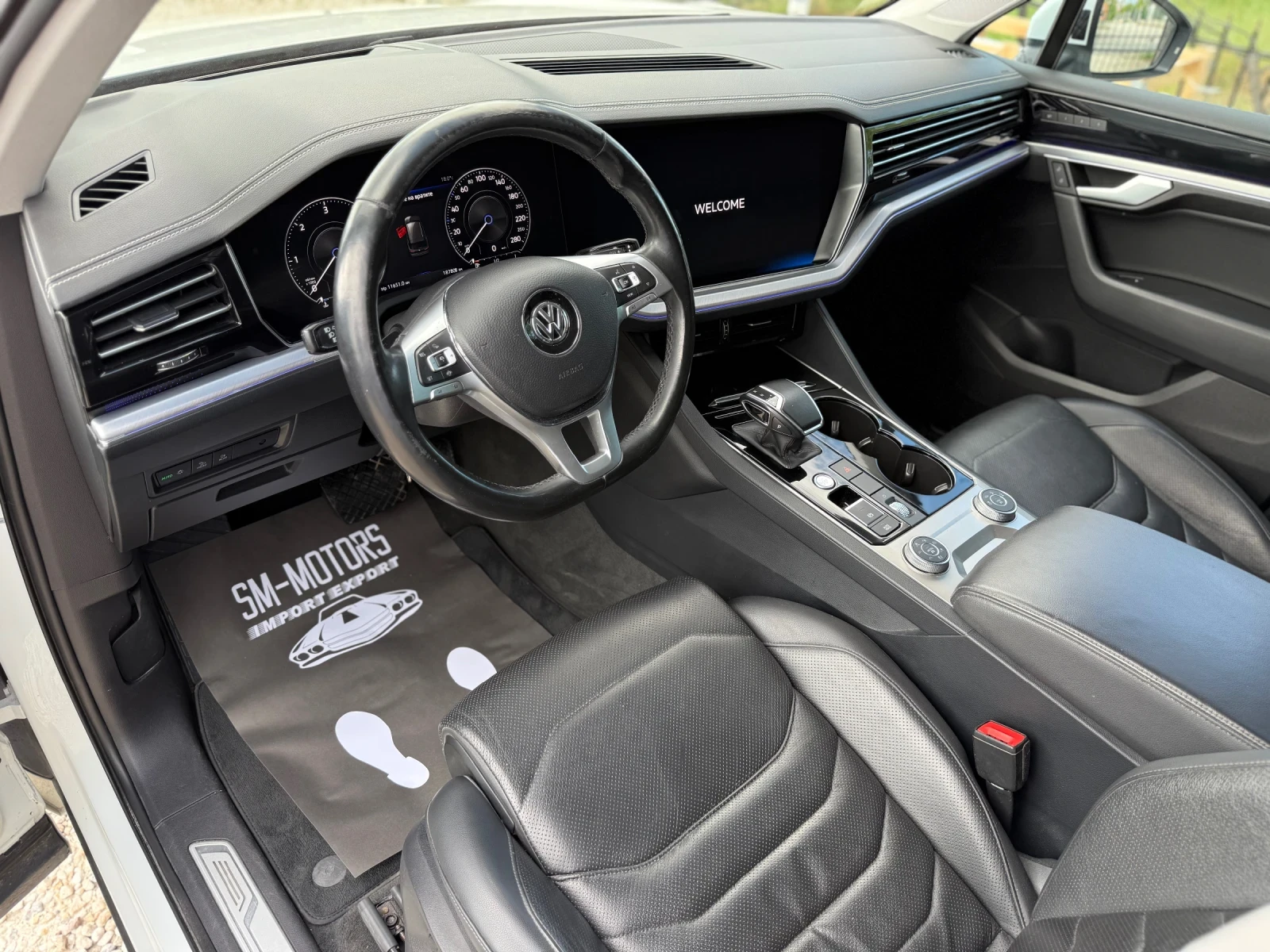 VW Touareg 3.0TDI Virtual/HeadUP/NightVision, снимка 8 - Автомобили и джипове - 54633112