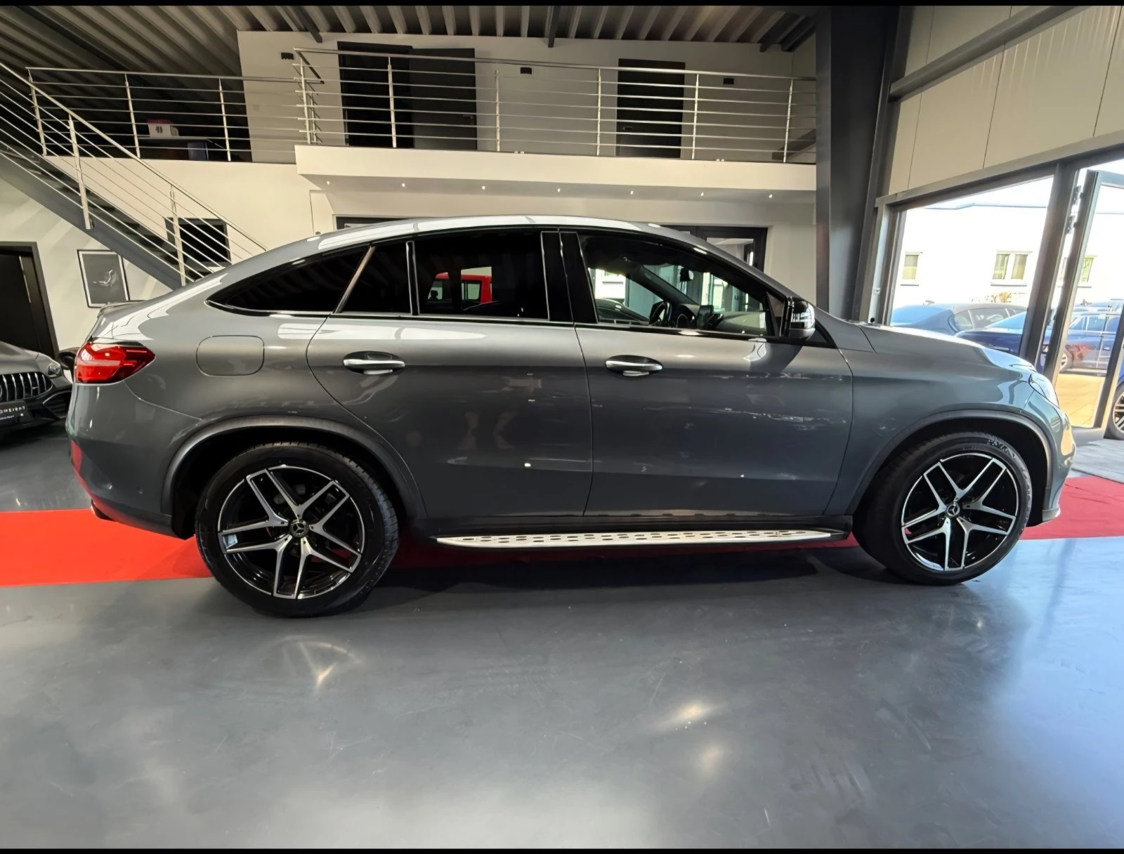 Mercedes-Benz GLE 350 АМГ Пакет/Сервизна История Германия/360 Камера/   , снимка 7 - Автомобили и джипове - 54777049