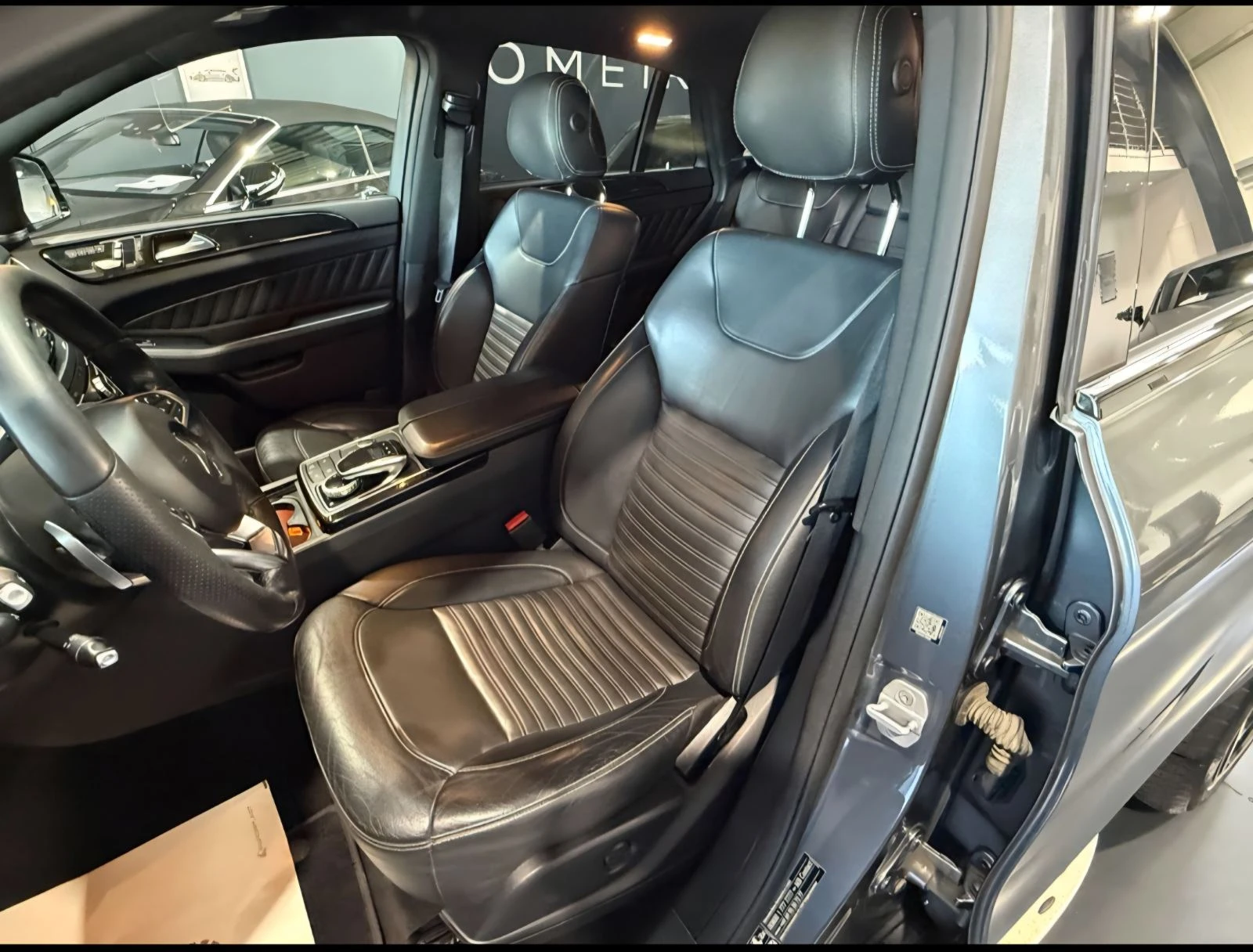 Mercedes-Benz GLE 350 АМГ Пакет/Сервизна История Германия/360 Камера/   , снимка 11 - Автомобили и джипове - 54777049