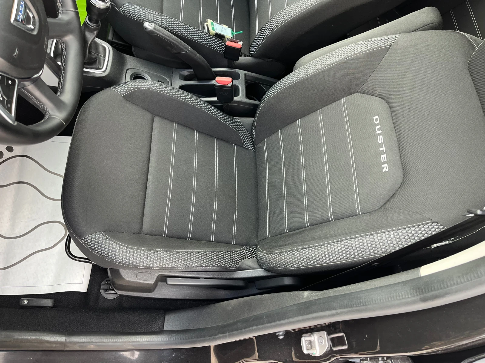 Dacia Duster 1.6i bi-fuel BRC, снимка 7 - Автомобили и джипове - 55125402