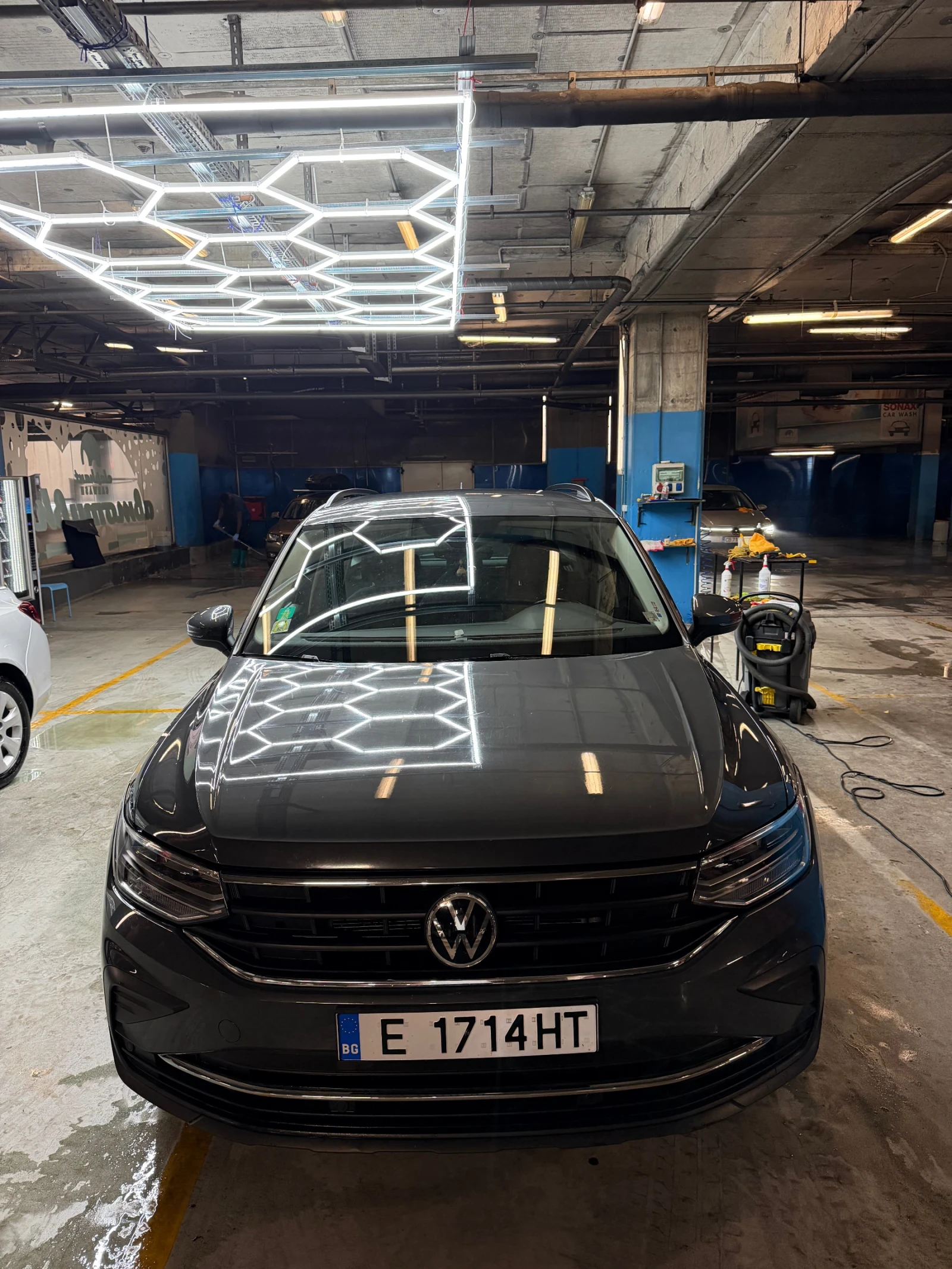 VW Tiguan, снимка 2 - Автомобили и джипове - 55586547