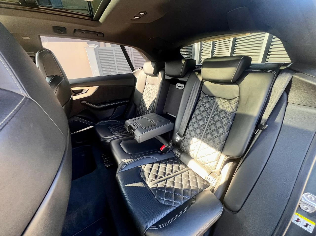 Audi Q8 50 TDI V6 Quattro 3X S-Line, снимка 7 - Автомобили и джипове - 56098615