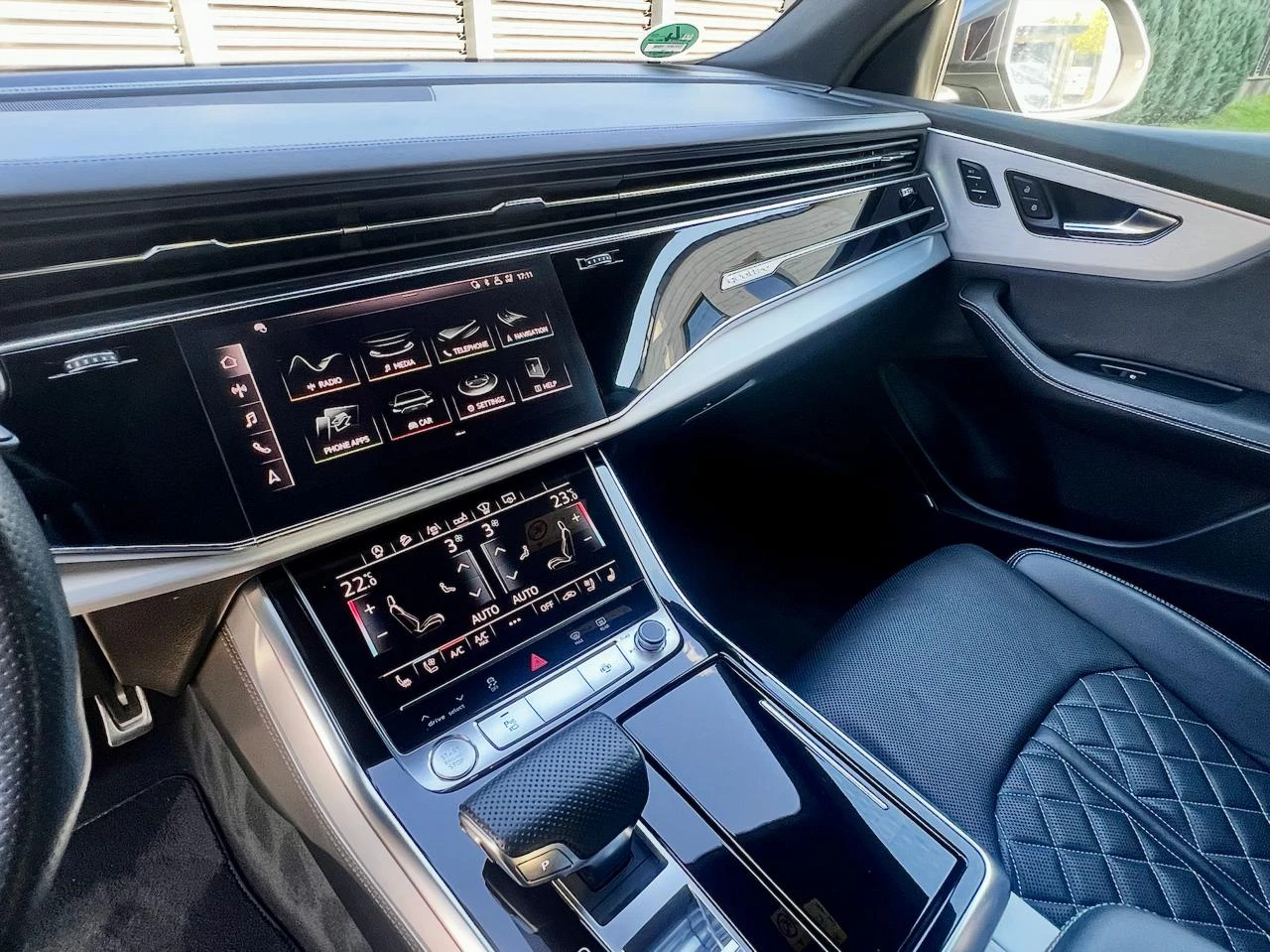 Audi Q8 50 TDI V6 Quattro 3X S-Line, снимка 11 - Автомобили и джипове - 56098615