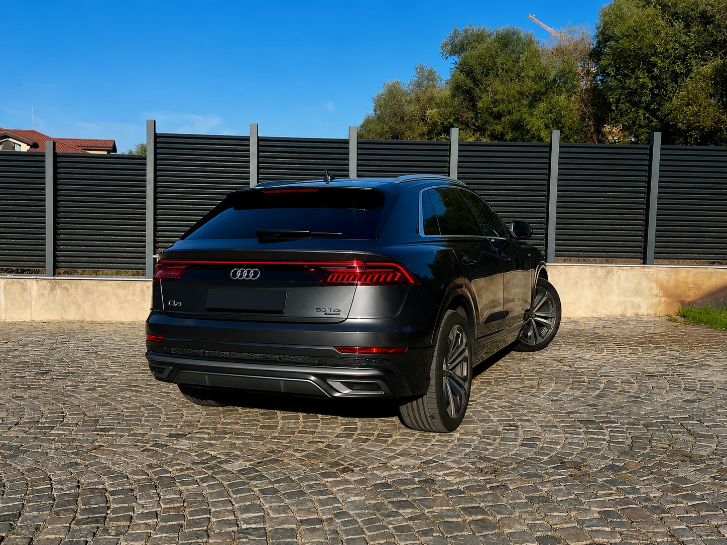 Audi Q8 50 TDI V6 Quattro 3X S-Line, снимка 2 - Автомобили и джипове - 56098615