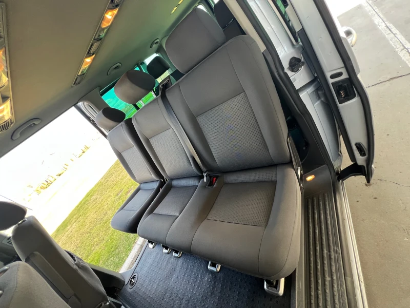 VW Caravelle, снимка 9 - Бусове и автобуси - 53098083