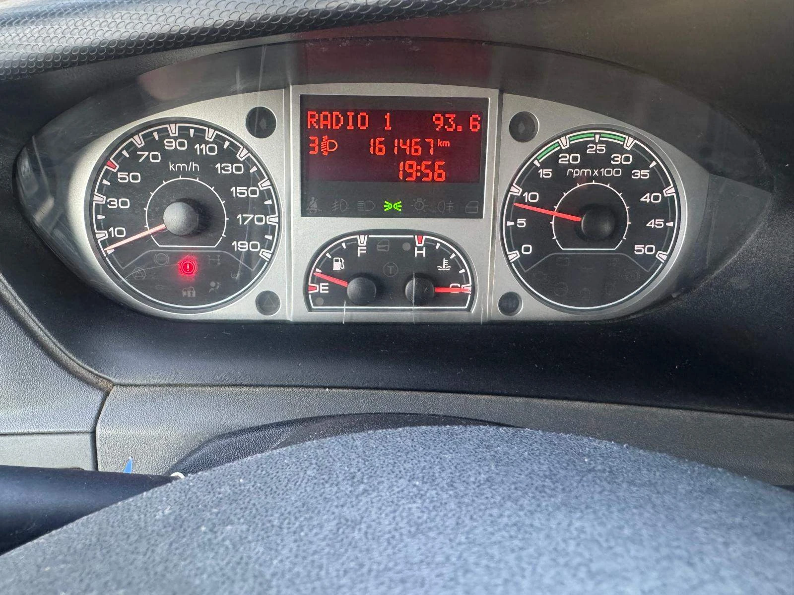 Iveco 35c15 ДО 3, 5т. САМОСВАЛ 161000 км НОВ ВНОС ШВЕЙЦАРИЯ, снимка 12 - Бусове и автобуси - 55659477