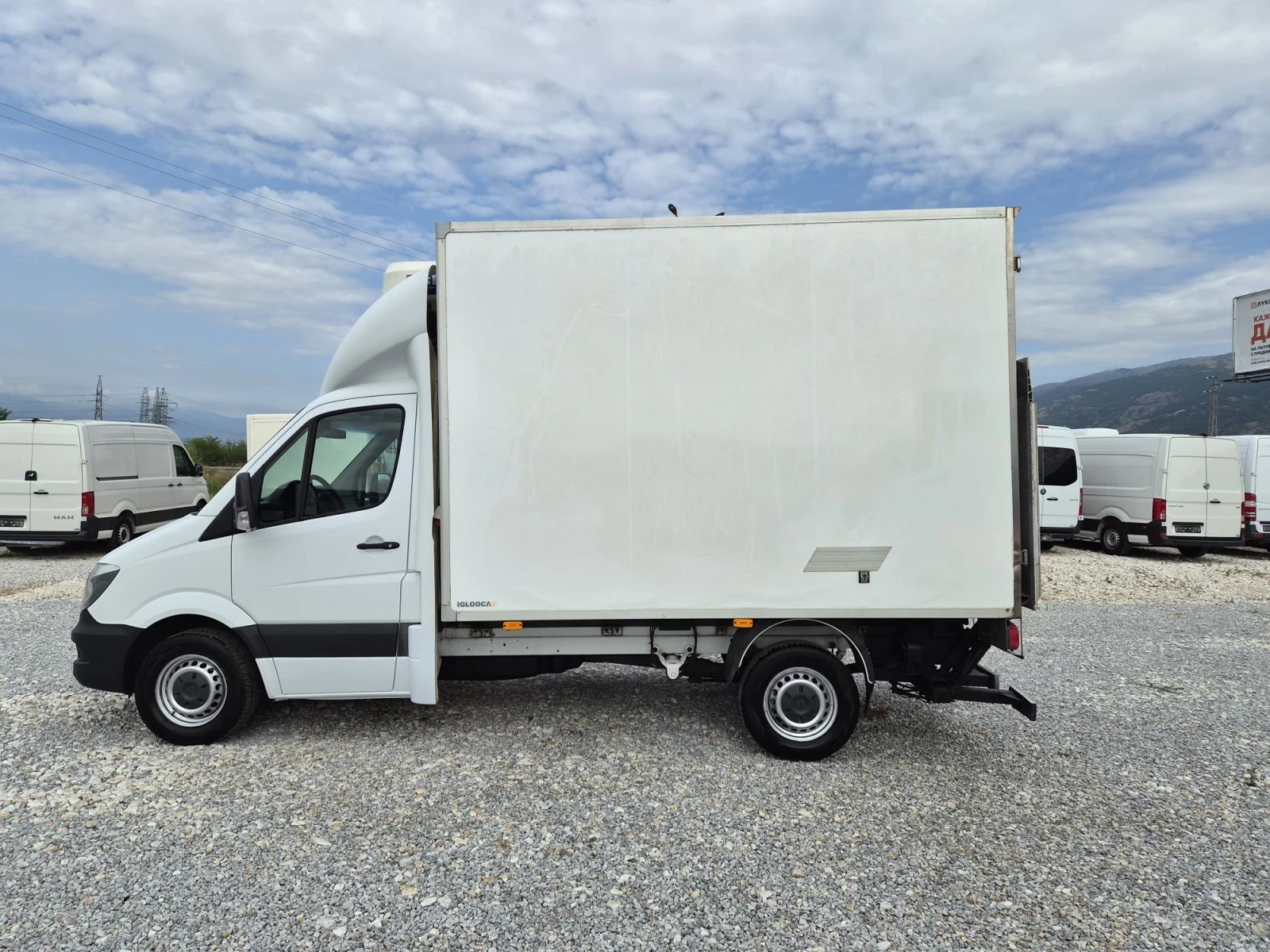 Mercedes-Benz Sprinter 319 CDI * Хладилен * Падащ борд * Автомат * Климатик, снимка 2 - Бусове и автобуси - 55727479
