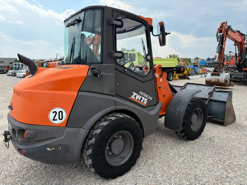 Челен товарач Hitachi ZW 75, снимка 12 - Индустриална техника - 51455041