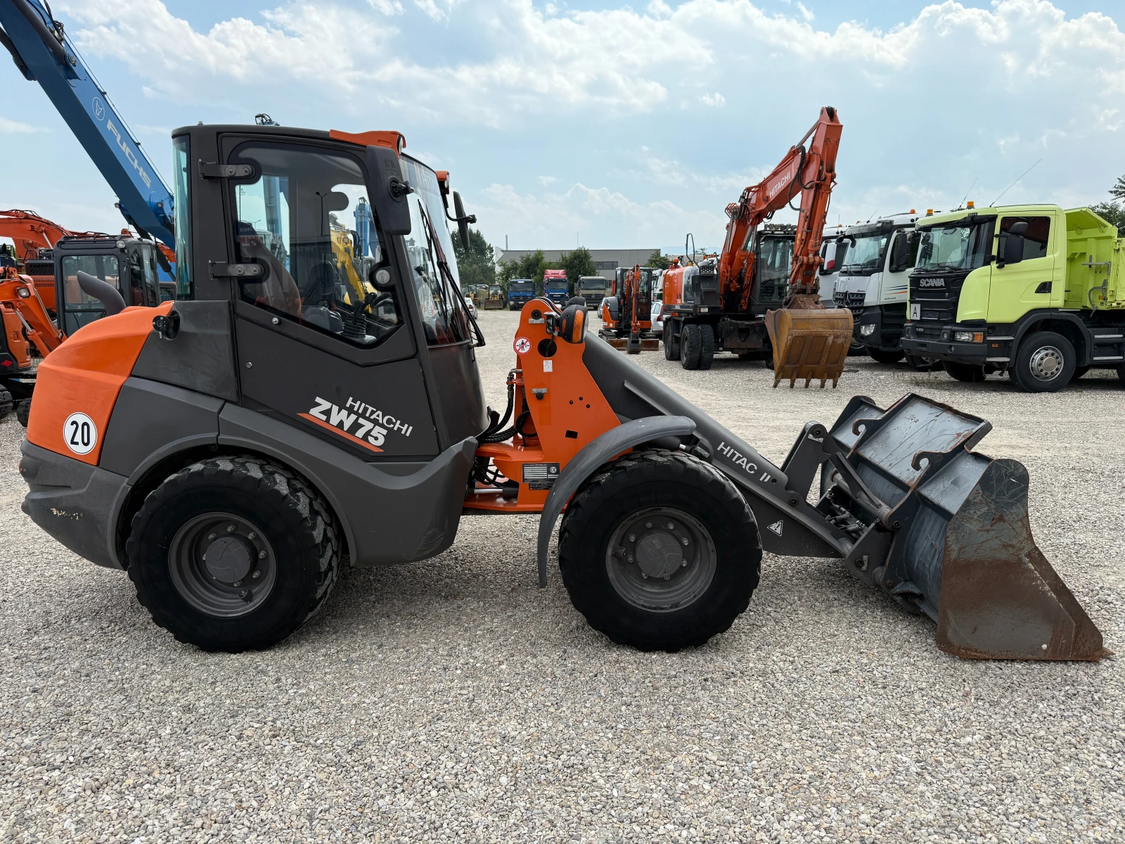 Челен товарач Hitachi ZW 75 - изображение 10