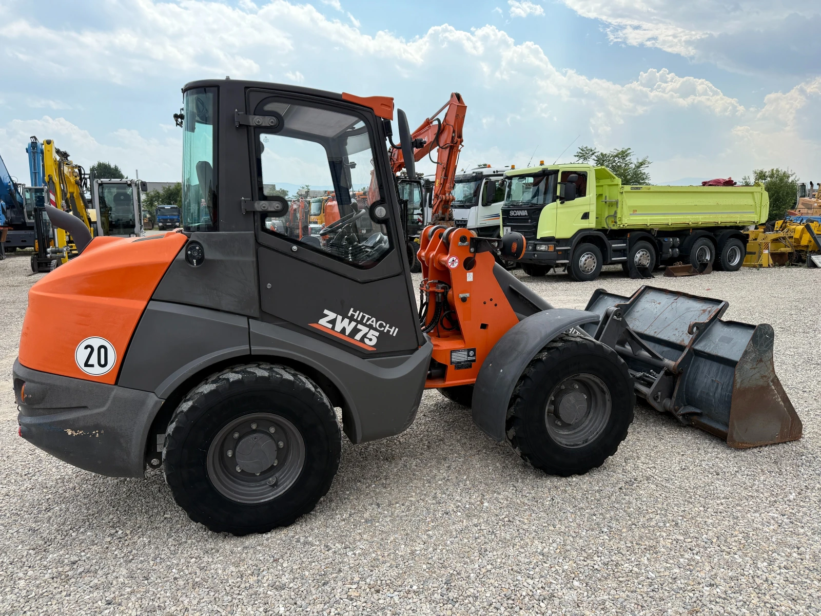 Челен товарач Hitachi ZW 75 - изображение 2